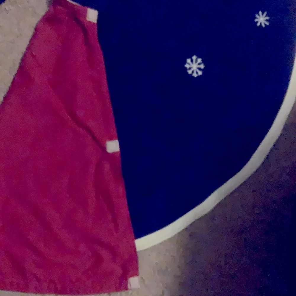 Christmas Tree Skirt Snowman Family Blue/Red Flip Side Festive Holiday Winter